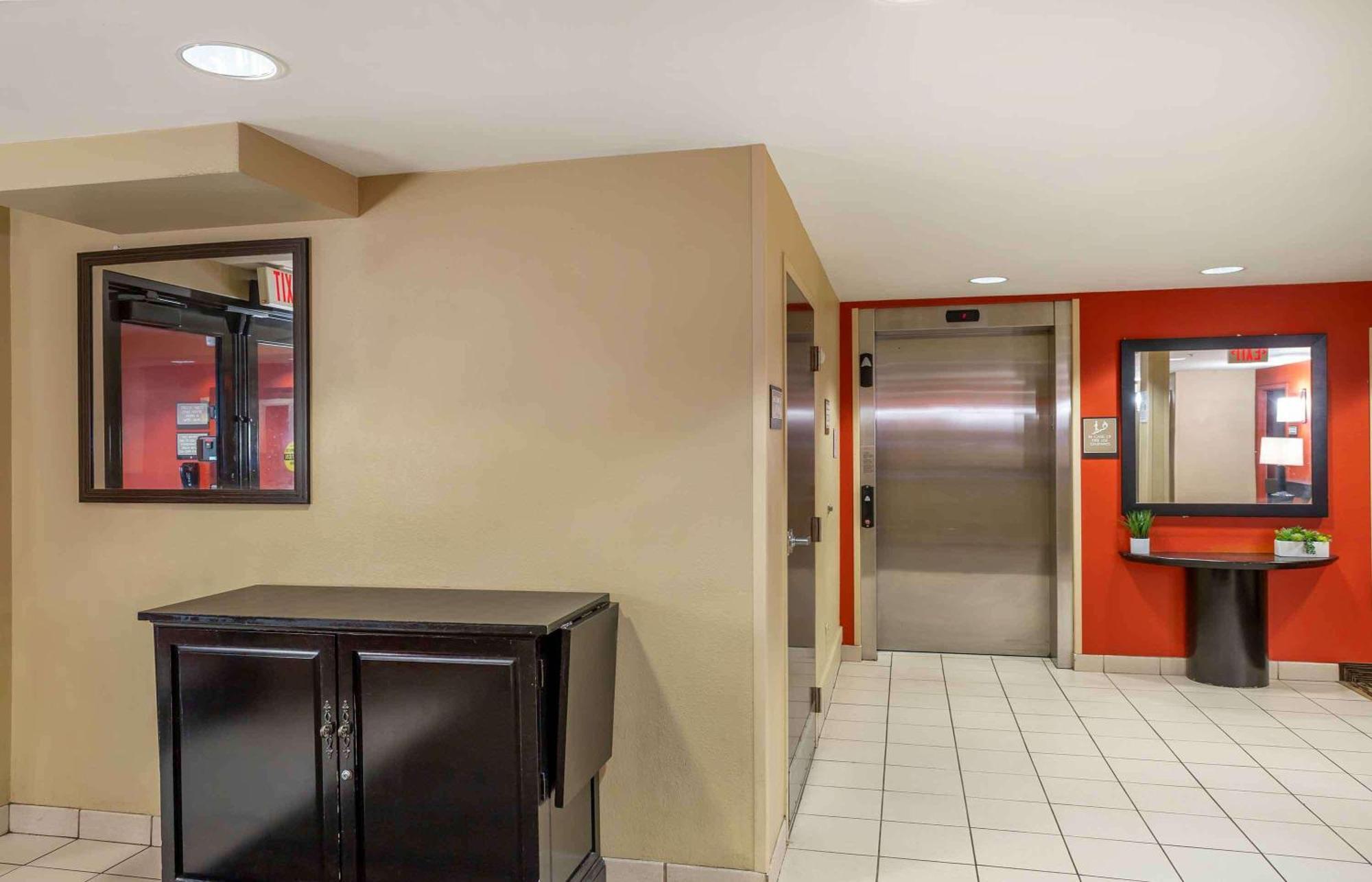 Extended Stay America Suites - Long Island - Мелвилл Экстерьер фото