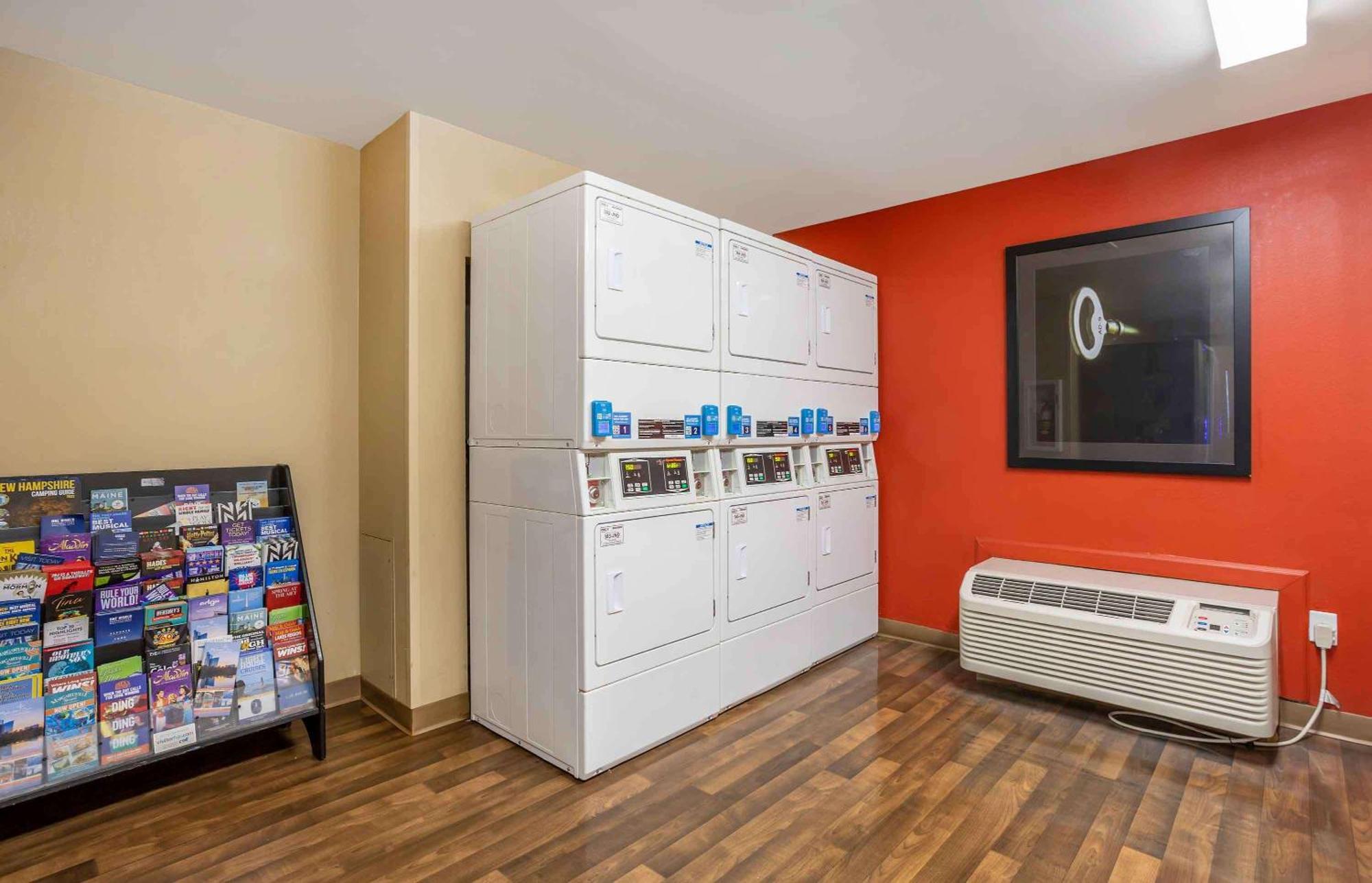 Extended Stay America Suites - Long Island - Мелвилл Экстерьер фото