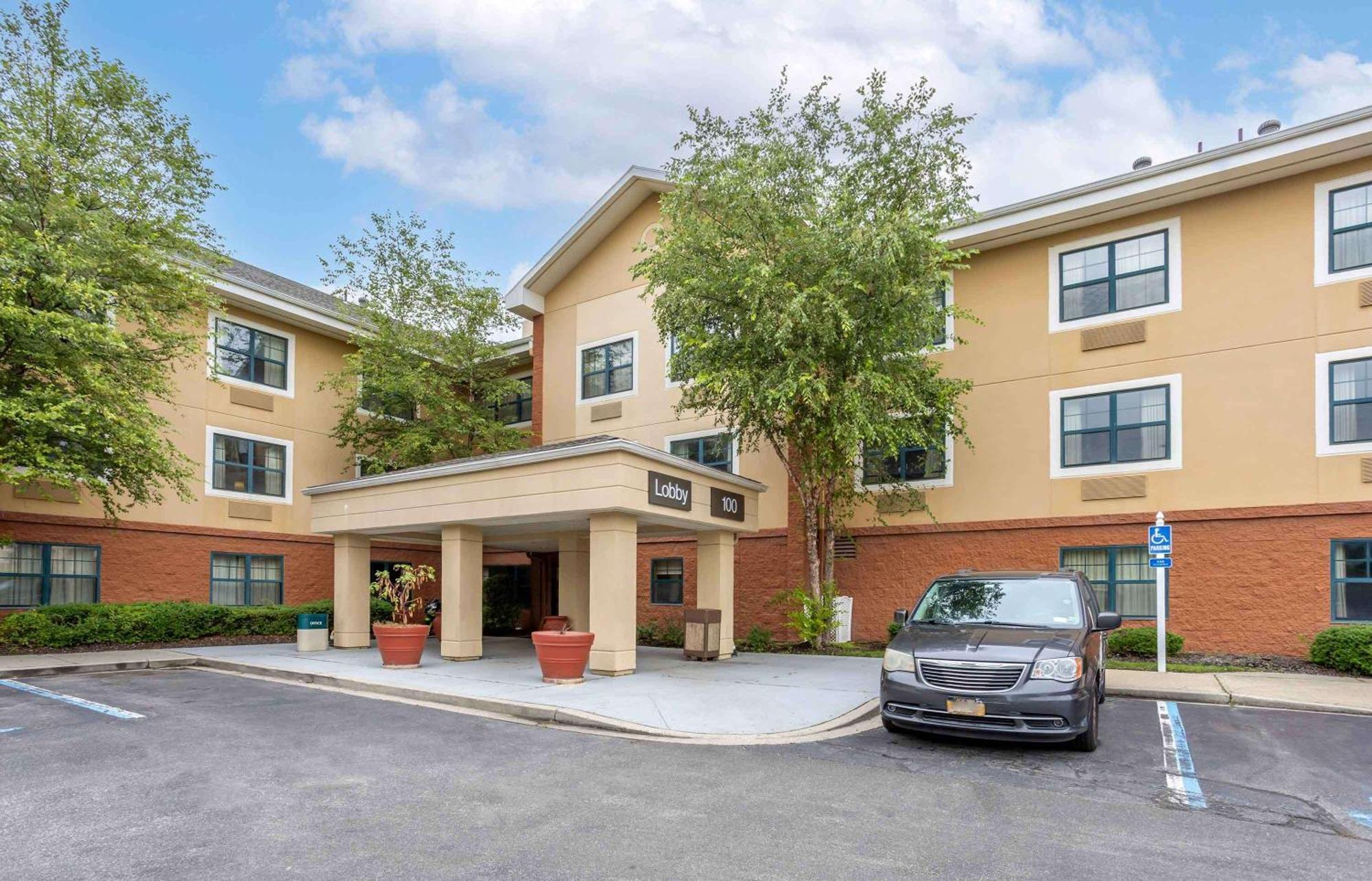 Extended Stay America Suites - Long Island - Мелвилл Экстерьер фото