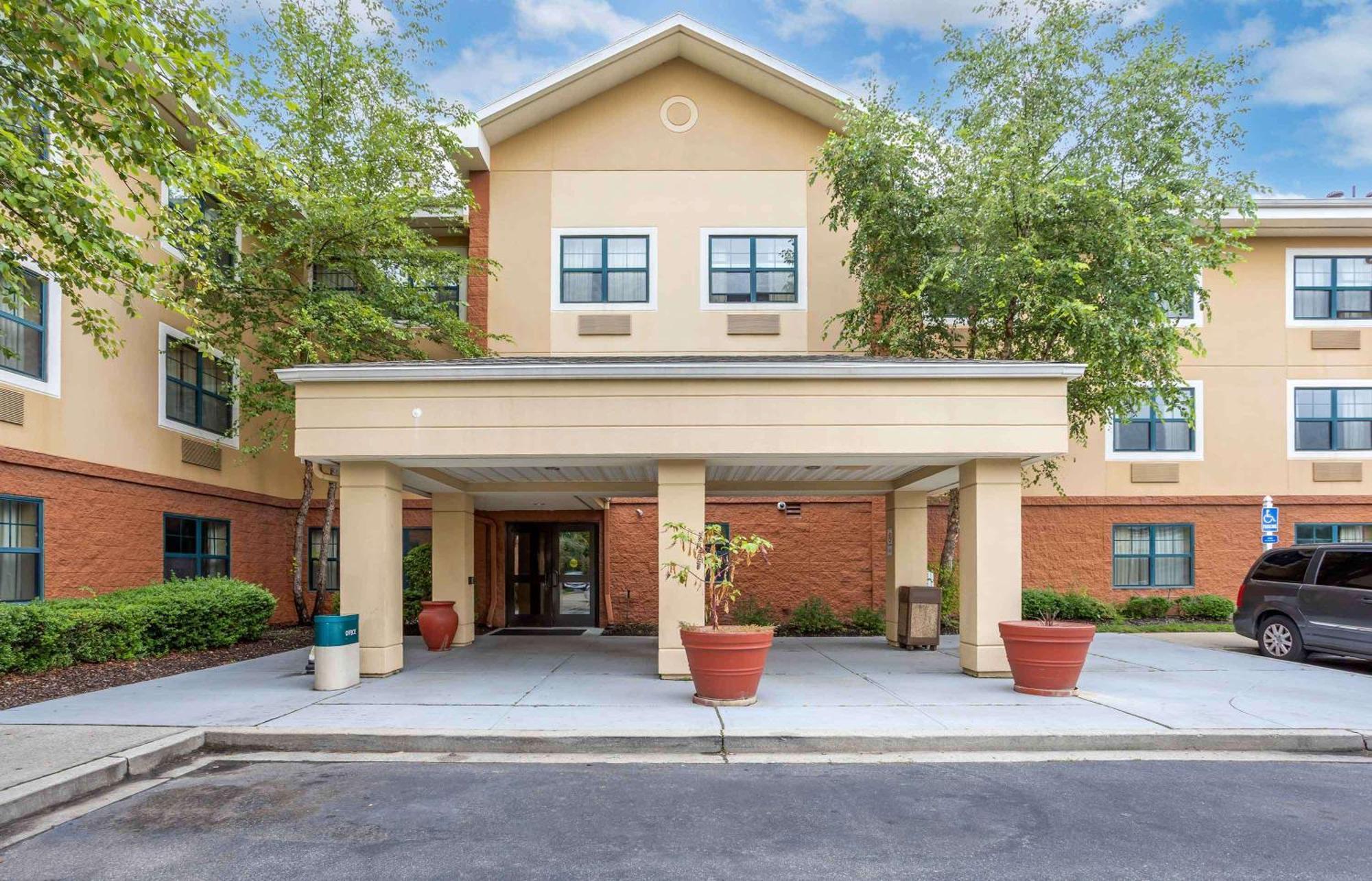 Extended Stay America Suites - Long Island - Мелвилл Экстерьер фото